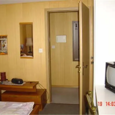 Διαμέρισμα Ferienwohnung Ruedy-Hus Αντελμπόντεν